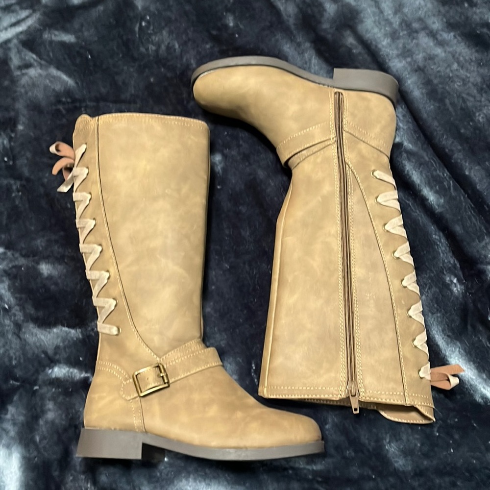 Brown boots